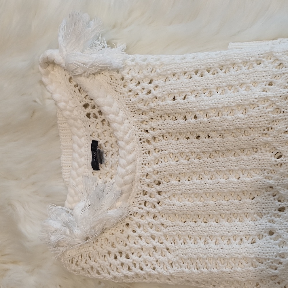 Erie crocheted sweater - Picture 12 of 12